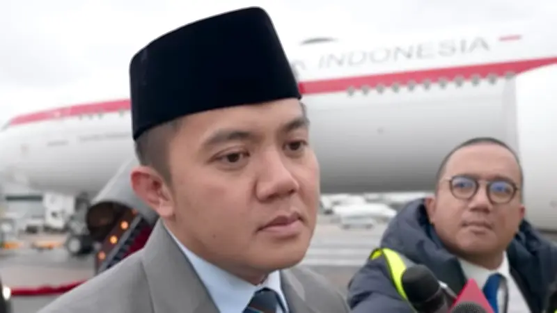 Teddy Balas Kritik Dino Patti soal Kunjungan Luar Negeri Prabowo