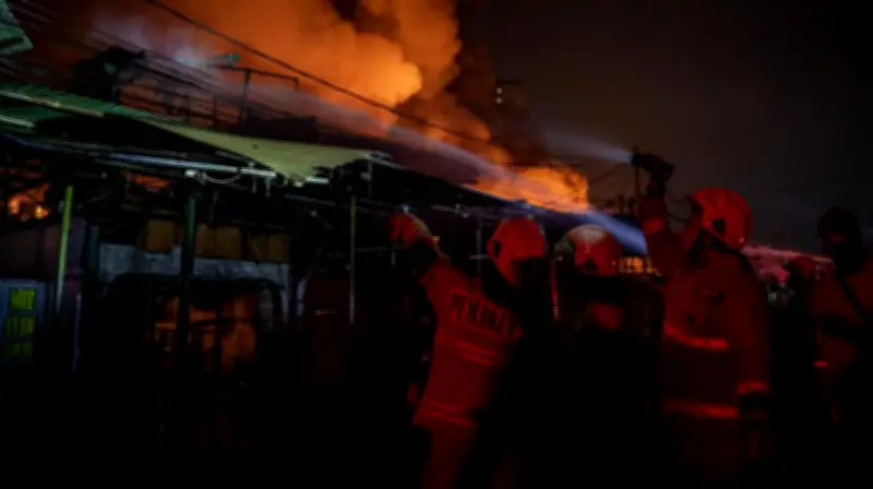 Tiga Orang Terluka Akibat Kebakaran di Pasar Jiung Kemayoran