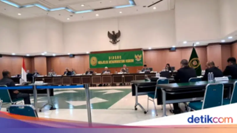 Tilap Duit Lelang Rp 2 Miliar, Mantan Ketua PN Kudus Dipecat