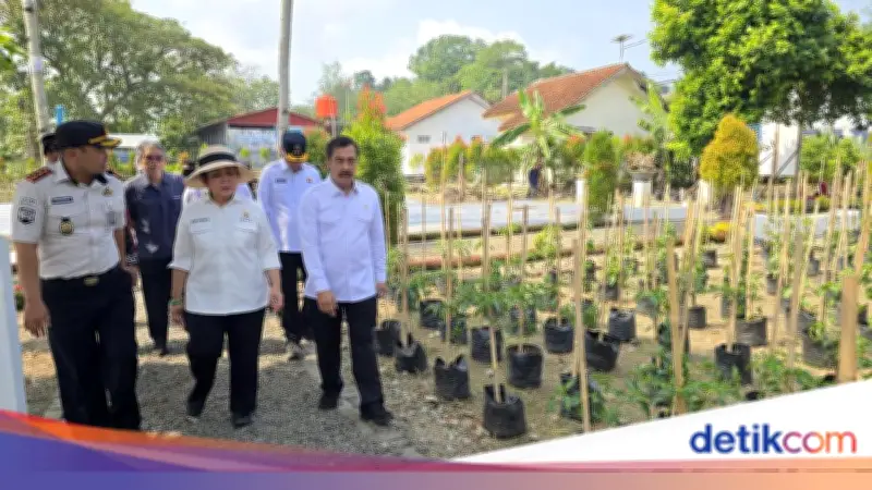 Titiek Puji Menteri Imipas: Kabinet Diisi Seperti Agus, Presiden Tenang