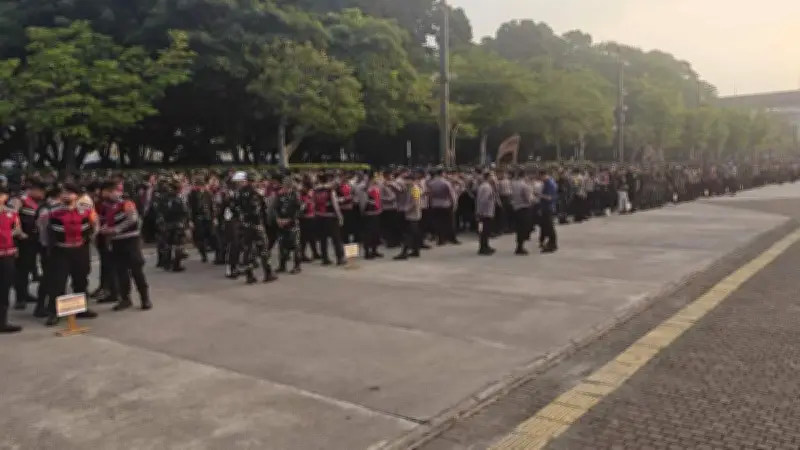TNI-Polri Siaga Jelang Eksekusi Pengosongan Hotel Sultan di GBK