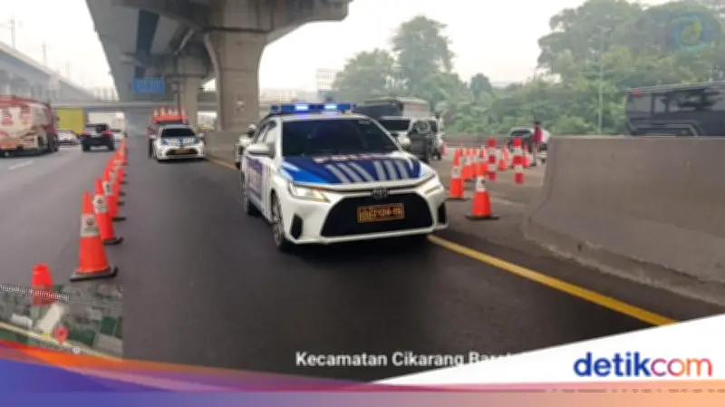 Tol Cikampek Berlakukan Contraflow 5 Km Akibat Perbaikan Jalan