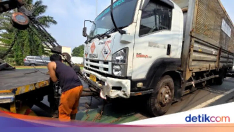 Truk Kecelakaan Maut di Bekasi Rusak Parah, Sopir Diamankan