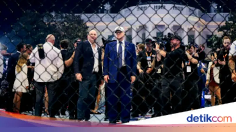 Ultah ke-80, Trump Tonton UFC Berdarah di Halaman Gedung Putih