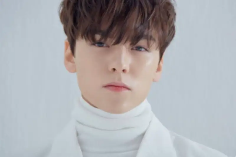 Vernon Seventeen Tantang Lee Kang In di Video Masa Kecil Saat Piala Dunia