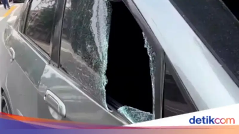 Viral Bang Jago Ngebut di Busway Otista Tabrak Mobil, Kaca Pecah
