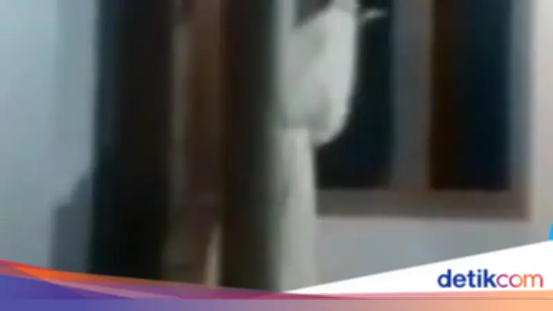 Viral Pocong Bawa Celurit di Bangkalan, Camat Pastikan Hoax