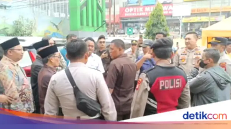 Viral Ribut Dorong Gerbang SD di Tangsel, Polisi Mediasi