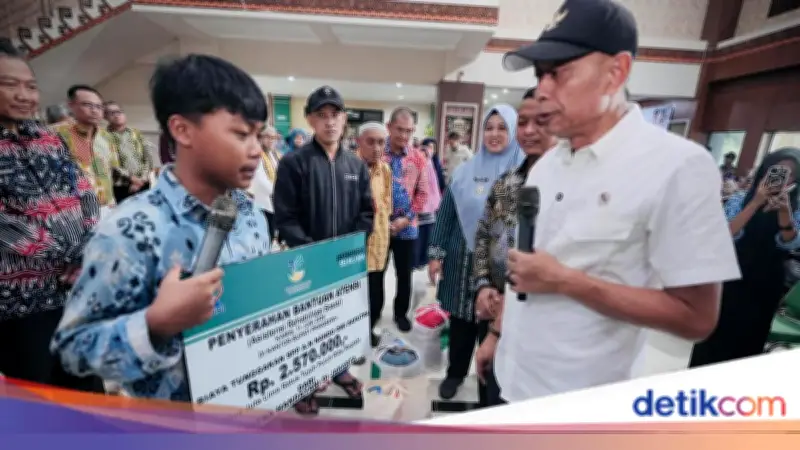 Wamensos Salurkan Bantuan ATENSI Rp1 M ke Warga Pringsewu