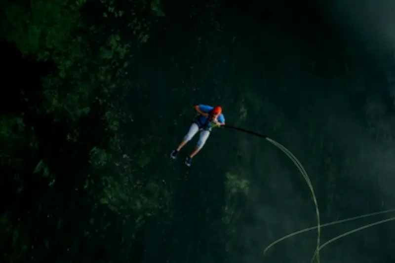 Wanita Brasil Tewas Saat Bungee Jumping Akibat Tali Tak Terpasang
