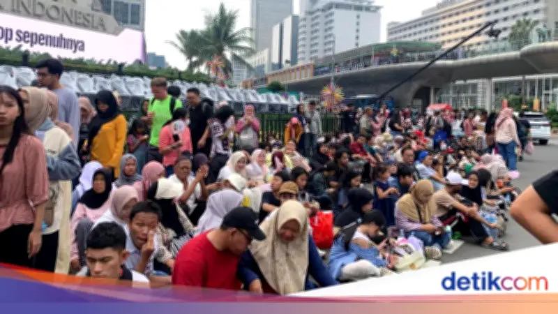 Warga Padati Bundaran HI Jelang Puncak HUT ke-499 Jakarta