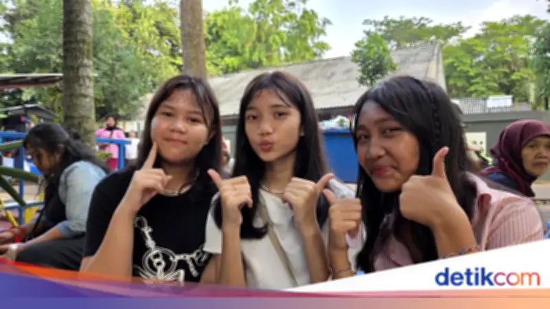 Warga Senang Liburan Gratis di Ragunan saat HUT Jakarta