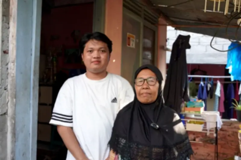 Yatim Piatu, Reza Lulus SNBP UGM Berkat Perjuangan Kakek dan Nenek