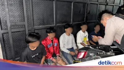 Brimob Bubarkan Pemuda Hendak Tawuran di Jakarta Timur, Sajam Diamankan