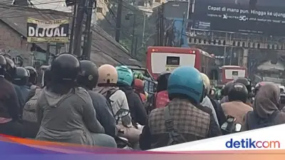 Bus TransJakarta Rusak di Ciputat, Macet 1,5 Km ke Jakarta