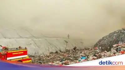 Damkar Tangerang Padamkan Api di TPA Jatiwaringin Selama 9 Jam, Terkendala Akses