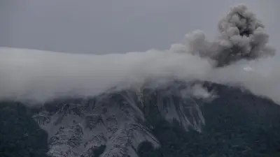 Gunung Awu Masih Siaga, Warga Diminta Jauhi Radius 4 Km