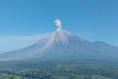 Gunung Semeru Erupsi Pagi Ini, Kolom Abu Capai 1.000 Meter