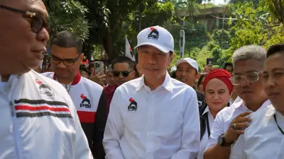 Jokowi Bernostalgia Bertemu Adik Kelas UGM di Lampung