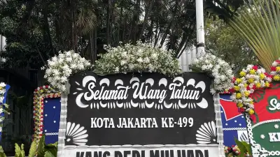 Karangan Bunga Hitam-Putih Dedi Mulyadi Curi Perhatian di HUT ke-499 Jakarta