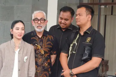 Kasus Penipuan Investasi Ganggu Rumah Tangga Bunga Zainal dan Sukhdev Singh