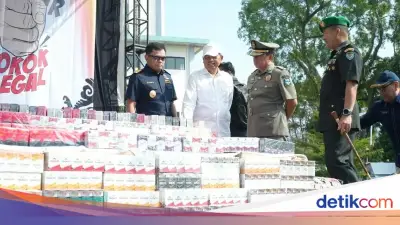 KDM Musnahkan 44 Juta Rokok Ilegal Senilai Rp65 M di Garut