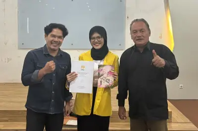 Lulus Tanpa Skripsi, Mahasiswi Unnes Raih Gelar dengan Novel