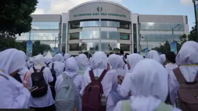 Mahasiswa Unisa Yogya Dibina Usai Viral Pakai Busana Wanita dan Masuk WC Mahasiswi