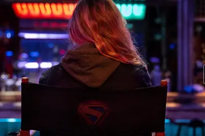 Milly Alcock Pakai Jubah Asli Superman Christopher Reeve di Film Supergirl
