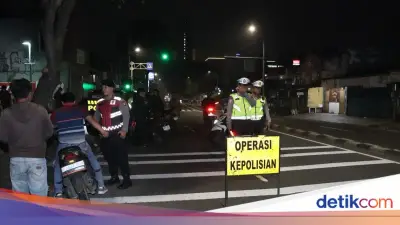 Patroli Dini Hari di Jakbar, Polisi Amankan Pria Bawa Sabu