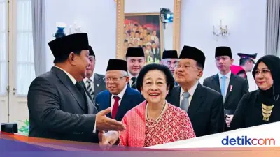 PDIP Anggap Momen Prabowo-Megawati Bergandengan Tangan Hal Biasa