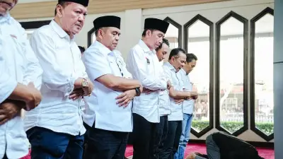 PDIP Sentil Blusukan Jokowi: Kampanye Politik untuk Gibran di 2029