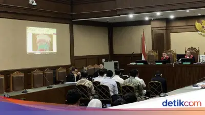 Pegawai Bea Cukai Akui Terima Rp 1 Miliar dan Mazda CX-5 dari Bos Blueray