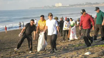 Peringati Hari Lingkungan Hidup, Pemkot Denpasar Gelar Aksi Bersih dan Tanam Pohon