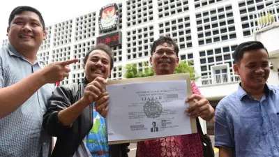 Polisi Uji Kertas dan Tinta Ijazah Sebelum Tangkap Roy Suryo dan dr Tifa