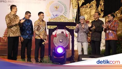 Wamendagri Dorong DPRD Kawal SDA dan Fiskal Daerah di Rakernas ADPSI II
