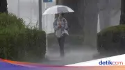 2 Juta Warga Jepang Diungsikan Akibat Topan Mekkhala, 200 Penerbangan Batal