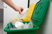 4 Bahan Rumahan Ampuh Hilangkan Bau Tak Sedap pada Tempat Sampah