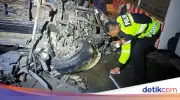 Ambulans Tabrak Truk di Tol Pekanbaru, 3 Orang Tewas