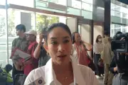 Artis Hadiri Sidang Putusan Nadiem Makarim di PN Jakpus