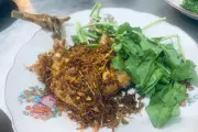 Ayam Goreng Kamari: Sensasi Ayam Pejantan di Surabaya