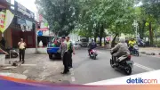 BMW Listrik di Jakbar Tabrak Motor, Dikejar Massa hingga Ringsek