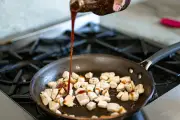 Cara Memperbaiki Masakan Keasinan Akibat Kecap Asin Berlebih