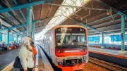 Cerita Penumpang KRL Terhambat Akibat Kebakaran di Tanah Abang