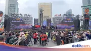 Cerita Warga Cipondoh hingga Santi Rela Datang Awal demi Duduk Depan Panggung HUT Jakarta
