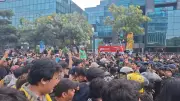Demo Mahasiswa di Bundaran HI: Jalan Ditutup, Macet Panjang, Transjakarta Disetop