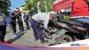 Dishub DKI Sisir 15 Titik Parkir Liar di Jakarta, Motor Dicabut Pentil