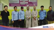 Dua Pengamen Pocong Terjaring Razia, Diangkut Dinsos ke Panti Sosial