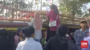 Emak-Emak Lampung Rela Berdesakan demi Lihat Jokowi dari Dekat