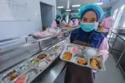 Hoaks! Prabowo Hapus Makan Bergizi Gratis